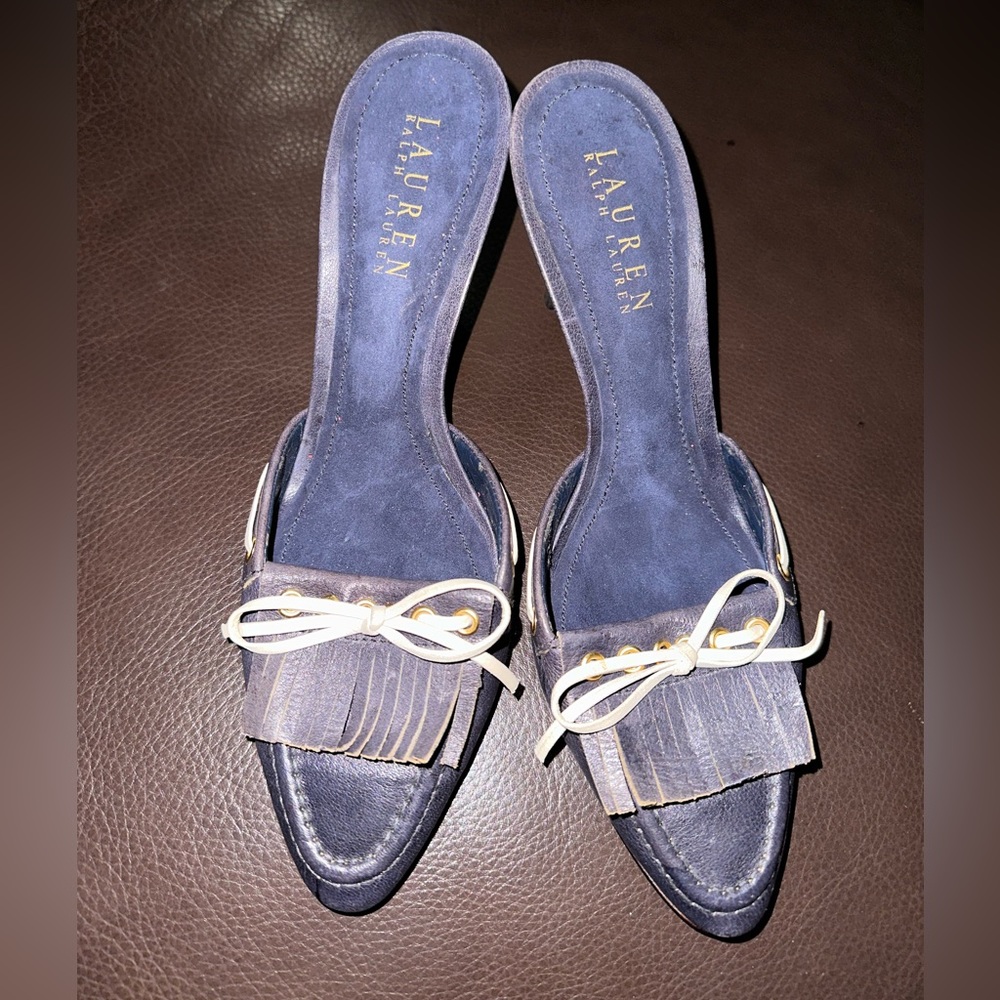 Navy blue kitten heel with white laces